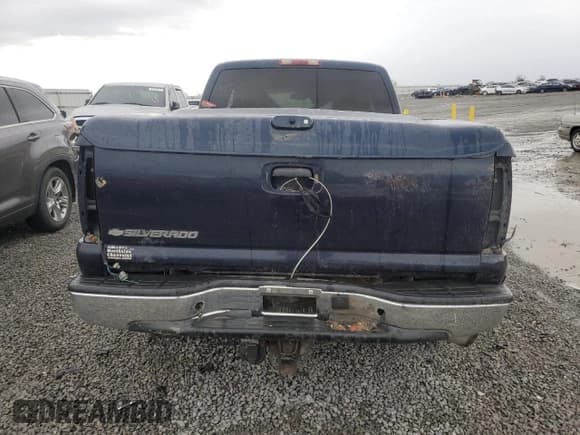 ✅ 2006 Chevrolet Silverado 2500HD Work Truck • VIN: 1GCHK29U26E121610 • Lot: 51782575. Wystawiony na Copart z przebiegiem Nie podano. Bezpłatny archiwum sprzedaży aukcyjnych z USA i szczegółowy raport historii pojazdu na DreamBid. Zdjęcie 6.