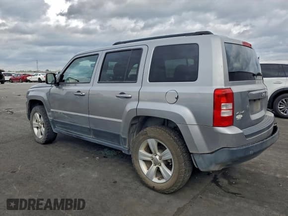 ✅ 2015 Jeep Patriot Latitude • VIN: 1C4NJRFB6FD245449 • Lot: 95658285. Wystawiony na Copart z przebiegiem 177 727 mil. Bezpłatny archiwum sprzedaży aukcyjnych z USA i szczegółowy raport historii pojazdu na DreamBid. Zdjęcie 2.