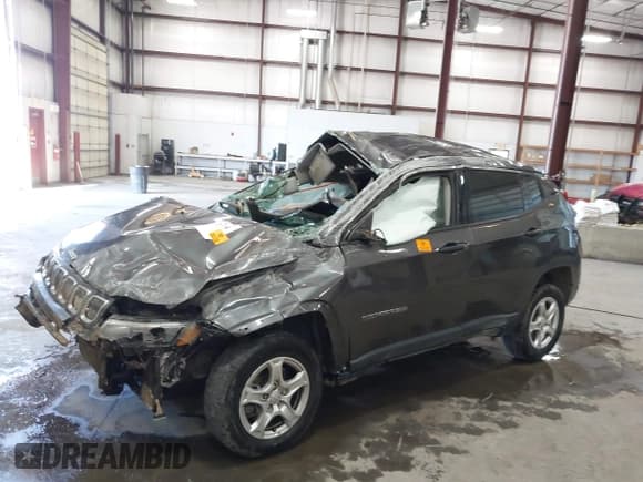 ✅ 2022 Jeep Compass Sport • VIN: 3C4NJDAB6NT205648 • Lot: 42726714. Wystawiony na IAAI z przebiegiem Nie podano. Bezpłatny archiwum sprzedaży aukcyjnych z USA i szczegółowy raport historii pojazdu na DreamBid. Zdjęcie 2.