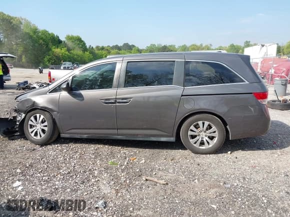 ✅ 2014 Honda Odyssey EX-L • VIN: 5FNRL5H60EB120877 • Lot: 42061130. Wystawiony na IAAI z przebiegiem 215 356 mil. Bezpłatny archiwum sprzedaży aukcyjnych z USA i szczegółowy raport historii pojazdu na DreamBid. Zdjęcie 15.