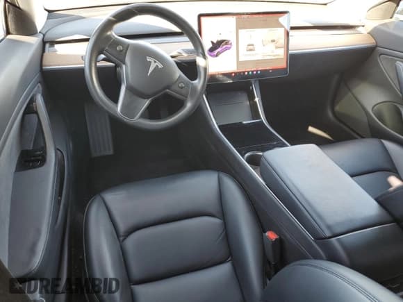 ✅ 2019 Tesla Model 3 Mid Range • VIN: 5YJ3E1EA3KF331097 • Lot: 90698445. Wystawiony na Copart z przebiegiem 211 381 mil. Bezpłatny archiwum sprzedaży aukcyjnych z USA i szczegółowy raport historii pojazdu na DreamBid. Zdjęcie 8.