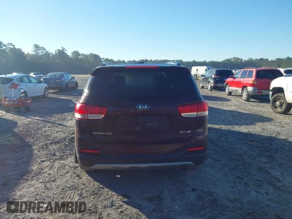 ✅ 2017 Kia Sorento EX • VIN: 5XYPH4A56HG236957 • Лот: 43497841. Опубликован ранее на IAAI с пробегом 35 221 миль. Бесплатный доступ к архиву аукционных продаж из США и подробный отчёт об истории автомобиля на DreamBid. Изображение 16.