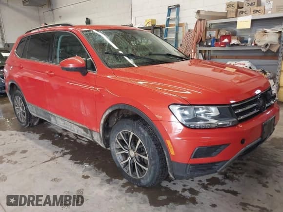 ✅ 2018 Volkswagen Tiguan SEL • VIN: 3VV2B7AX1JM190155 • Lot: 41675633. Wystawiony na IAAI z przebiegiem 91 594 mil. Bezpłatny archiwum sprzedaży aukcyjnych z USA i szczegółowy raport historii pojazdu na DreamBid. Zdjęcie 1.