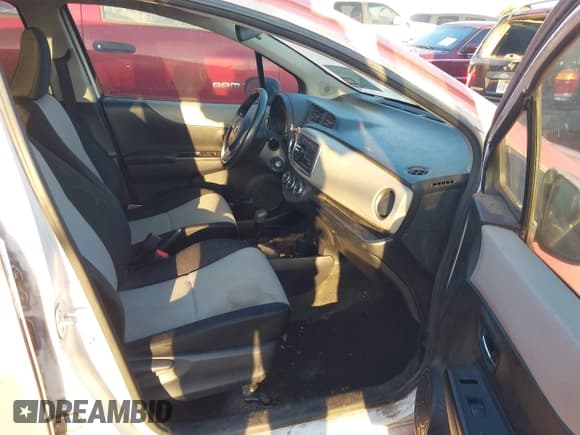 ✅ 2012 Toyota Yaris L • VIN: JTDKTUD31CD514609 • Lot: 43323296. Wystawiony na IAAI z przebiegiem 120 740 mil. Bezpłatny archiwum sprzedaży aukcyjnych z USA i szczegółowy raport historii pojazdu na DreamBid. Zdjęcie 5.