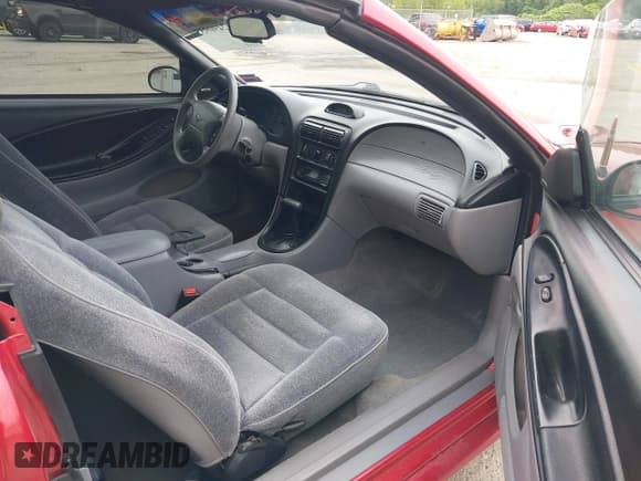 ✅ 1994 Ford Mustang • VIN: 1FALP4443RF186095 • Lot: 42490955. Wystawiony na IAAI z przebiegiem 124 482 mil. Bezpłatny archiwum sprzedaży aukcyjnych z USA i szczegółowy raport historii pojazdu na DreamBid. Zdjęcie 5.