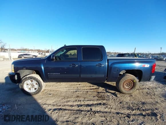 ✅ 2011 Chevrolet Silverado 1500 LTZ • VIN: 1GCPKTE33BF216129 • Lot: 43807322. Wystawiony na IAAI z przebiegiem 236 925 mil. Bezpłatny archiwum sprzedaży aukcyjnych z USA i szczegółowy raport historii pojazdu na DreamBid. Zdjęcie 14.