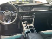 ✅ 2019 Kia Optima S • VIN: 5XXGT4L35KG358523 • Лот: 68745615. Опубликован ранее на Copart с пробегом 114 035 миль. Бесплатный доступ к архиву аукционных продаж из США и подробный отчёт об истории автомобиля на DreamBid. Изображение 9.