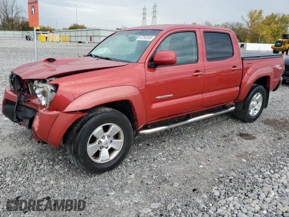 ✅ 2011 Toyota Tacoma • VIN: 3TMLU4EN1BM067834 • Lot: 87253265. Listed on Copart with 214,288 mi. Free auction sales archive from the USA and detailed vehicle history report at DreamBid. Image 1.