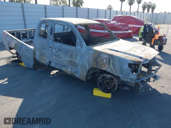 ✅ 2013 Toyota Tacoma • VIN: 5TFTX4CN7DX022243 • Lot: 41772673. Wystawiony na IAAI z przebiegiem Nie podano. Bezpłatny archiwum sprzedaży aukcyjnych z USA i szczegółowy raport historii pojazdu na DreamBid. Zdjęcie 1.