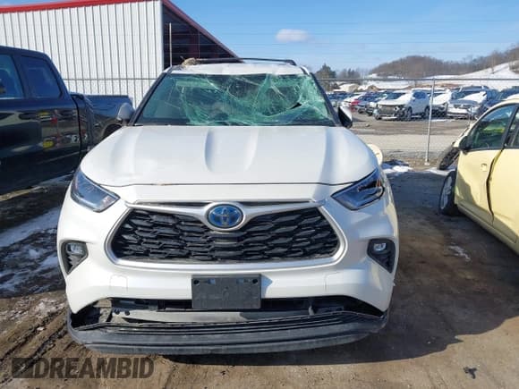 ✅ 2021 Toyota Highlander Hybrid LE • VIN: 5TDZARAH3MS507748 • Lot: 41580735. Listed on IAAI with 52,696 mi. Free auction sales archive from the USA and detailed vehicle history report at DreamBid. Image 12.