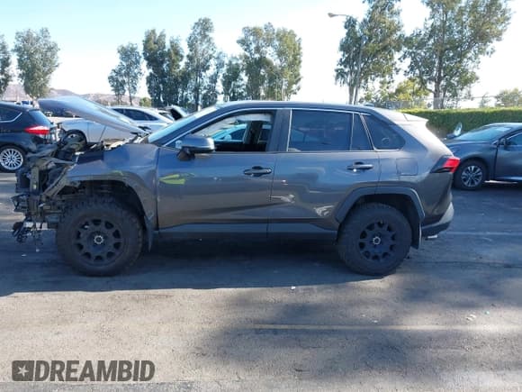 ✅ 2023 Toyota RAV4 LE • VIN: 2T3G1RFVXPW351846 • Лот: 43124196. Опубликован ранее на IAAI с пробегом 39 984 миль. Бесплатный доступ к архиву аукционных продаж из США и подробный отчёт об истории автомобиля на DreamBid. Изображение 15.