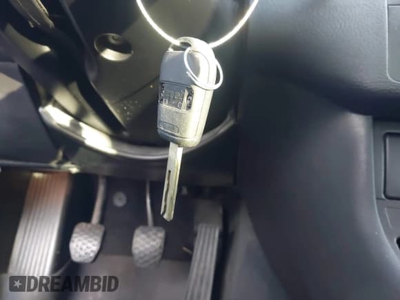 ✅ 2002 BMW 3 Series 330Ci • VIN: WBABN53402JU28411 • Lot: 43877554. Listed on IAAI with 213,190 mi. Free auction sales archive from the USA and detailed vehicle history report at DreamBid. Image 11.