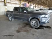 ✅ 2023 Nissan Frontier Pro-4X • VIN: 1N6ED1EK3PN629028 • Lot: 58434375. Wystawiony na Copart z przebiegiem 23 697 mil. Bezpłatny archiwum sprzedaży aukcyjnych z USA i szczegółowy raport historii pojazdu na DreamBid. Zdjęcie 4.