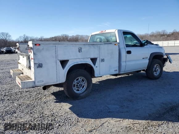 ✅ 2007 Chevrolet Silverado 2500HD Work Truck • VIN: 1GCHK24D47E109449 • Лот: 46075665. Опубликован ранее на Copart с пробегом 318 211 миль. Бесплатный доступ к архиву аукционных продаж из США и подробный отчёт об истории автомобиля на DreamBid. Изображение 3.