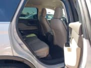 ✅ 2023 Lincoln Corsair Standard • VIN: 5LMCJ1CA2PUL07699 • Lot: 42110870. Wystawiony na IAAI z przebiegiem 20 869 mil. Bezpłatny archiwum sprzedaży aukcyjnych z USA i szczegółowy raport historii pojazdu na DreamBid. Zdjęcie 8.