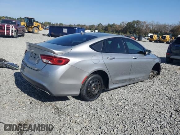 ✅ 2015 Chrysler 200 S • VIN: 1C3CCCBB3FN573589 • Lot: 92729555. Listed on Copart with 134,479 mi. Free auction sales archive from the USA and detailed vehicle history report at DreamBid. Image 3.