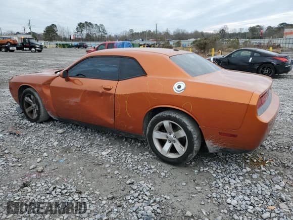 ✅ 2011 Dodge Challenger • VIN: 2B3CJ4DG6BH604466 • Lot: 42128995. Wystawiony na Copart z przebiegiem 216 000 mil. Bezpłatny archiwum sprzedaży aukcyjnych z USA i szczegółowy raport historii pojazdu na DreamBid. Zdjęcie 2.