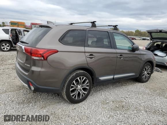 ✅ 2017 Mitsubishi Outlander ES • VIN: JA4AD2A33HZ038580 • Lot: 82729385. Listed on Copart with 168,235 mi. Free auction sales archive from the USA and detailed vehicle history report at DreamBid. Image 3.