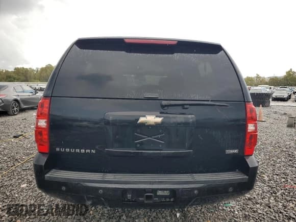 ✅ 2009 Chevrolet Suburban 2LT • VIN: 1GNFC26089R288936 • Lot: 85271585. Wystawiony na Copart z przebiegiem 283 722 mil. Bezpłatny archiwum sprzedaży aukcyjnych z USA i szczegółowy raport historii pojazdu na DreamBid. Zdjęcie 6.