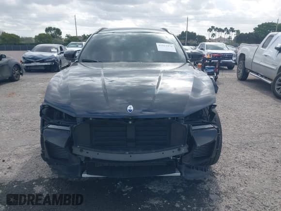 ✅ 2022 Maserati Levante GT • VIN: ZN661XUA3NX402773 • Lot: 41911976. Listed on IAAI with 30,719 mi. Free auction sales archive from the USA and detailed vehicle history report at DreamBid. Image 6.
