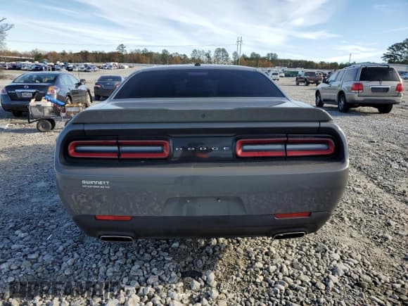 ✅ 2018 Dodge Challenger SXT Plus • VIN: 2C3CDZAG0JH321930 • Lot: 69458672. Wystawiony na Copart z przebiegiem 55 975 mil. Bezpłatny archiwum sprzedaży aukcyjnych z USA i szczegółowy raport historii pojazdu na DreamBid. Zdjęcie 6.