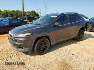 ✅ 2017 Jeep Cherokee Latitude • VIN: 1C4PJLCSXHW585477 • Lot: 69310115. Wystawiony na Copart z przebiegiem 136 195 mil. Bezpłatny archiwum sprzedaży aukcyjnych z USA i szczegółowy raport historii pojazdu na DreamBid. Zdjęcie 1.