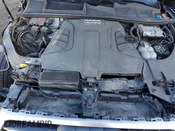 ✅ 2017 Audi Q7 Prestige • VIN: WA1VAAF7XHD054613 • Лот: 49283225. Опубликован ранее на Copart с пробегом 132 181 миль. Бесплатный доступ к архиву аукционных продаж из США и подробный отчёт об истории автомобиля на DreamBid. Изображение 12.