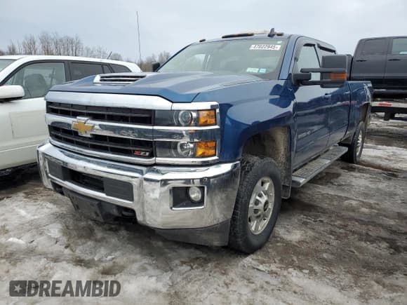 ✅ 2018 Chevrolet Silverado 2500HD LT • VIN: 1GC1KVEG8JF190582 • Lot: 47022945. Wystawiony na Copart z przebiegiem 220 138 mil. Bezpłatny archiwum sprzedaży aukcyjnych z USA i szczegółowy raport historii pojazdu na DreamBid. Zdjęcie 1.