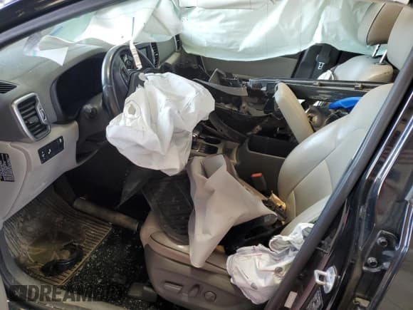 ✅ 2017 Kia Sportage EX • VIN: KNDPNCAC8H7297371 • Lot: 81932265. Wystawiony na Copart z przebiegiem Nie podano. Bezpłatny archiwum sprzedaży aukcyjnych z USA i szczegółowy raport historii pojazdu na DreamBid. Zdjęcie 7.