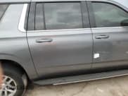 ✅ 2022 Chevrolet Suburban LT • VIN: 1GNSCCKDXNR113725 • Lot: 75954304. Wystawiony na Copart z przebiegiem 43 567 mil. Bezpłatny archiwum sprzedaży aukcyjnych z USA i szczegółowy raport historii pojazdu na DreamBid. Zdjęcie 13.