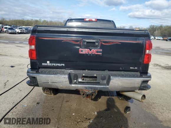 ✅ 2015 GMC Sierra 2500HD SLE • VIN: 1GT12YE85FF114223 • Lot: 53361725. Wystawiony na Copart z przebiegiem 157 645 mil. Bezpłatny archiwum sprzedaży aukcyjnych z USA i szczegółowy raport historii pojazdu na DreamBid. Zdjęcie 6.