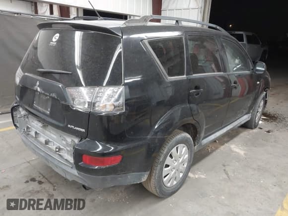 ✅ 2011 Mitsubishi Outlander ES • VIN: JA4AS2AW4BU018519 • Lot: 42074745. Wystawiony na IAAI z przebiegiem 174 880 mil. Bezpłatny archiwum sprzedaży aukcyjnych z USA i szczegółowy raport historii pojazdu na DreamBid. Zdjęcie 4.