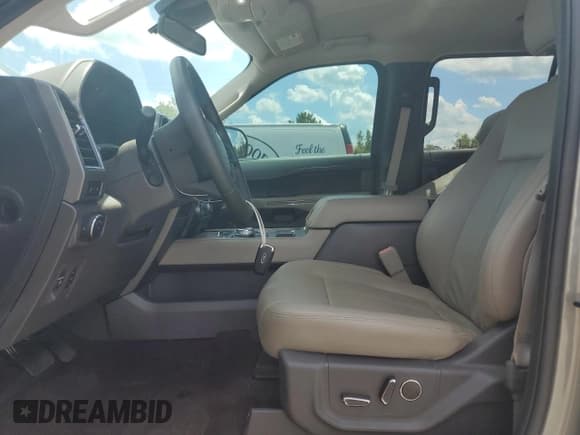 ✅ 2019 Ford Expedition XLT • VIN: 1FMJU1HT8KEA78444 • Lot: 67445845. Wystawiony na Copart z przebiegiem 81 813 mil. Bezpłatny archiwum sprzedaży aukcyjnych z USA i szczegółowy raport historii pojazdu na DreamBid. Zdjęcie 7.