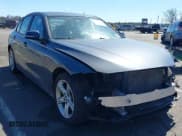 ✅ 2015 BMW 3 Series 320i xDrive • VIN: WBA3C3G55FNS73810 • Lot: 41822468. Wystawiony na IAAI z przebiegiem 76 779 mil. Bezpłatny archiwum sprzedaży aukcyjnych z USA i szczegółowy raport historii pojazdu na DreamBid. Zdjęcie 1.