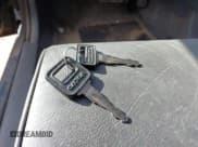 ✅ 1992 Volvo 740 • VIN: YV1FW8714N2350338 • Lot: 42657860. Wystawiony na IAAI z przebiegiem 182 317 mil. Bezpłatny archiwum sprzedaży aukcyjnych z USA i szczegółowy raport historii pojazdu na DreamBid. Zdjęcie 11.