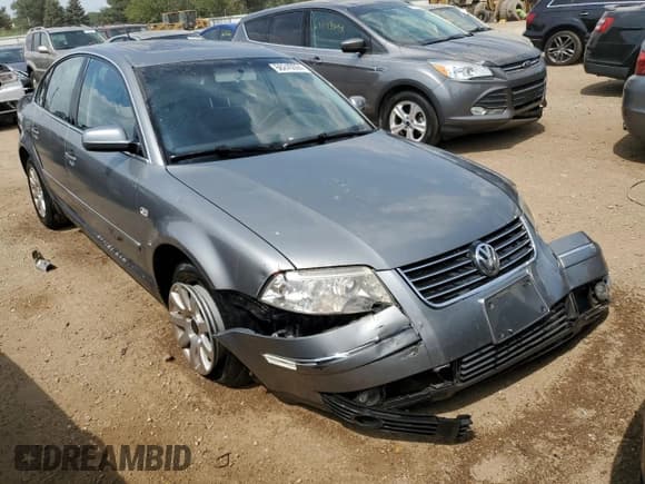 ✅ 2003 Volkswagen Passat GLS • VIN: WVWPH63B83P389277 • Lot: 66245594. Wystawiony na Copart z przebiegiem 108 579 mil. Bezpłatny archiwum sprzedaży aukcyjnych z USA i szczegółowy raport historii pojazdu na DreamBid. Zdjęcie 4.