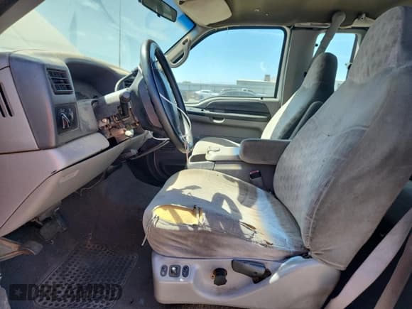 ✅ 1999 Ford F-250 XL • VIN: 1FTNX20L3XEA86599 • Lot: 67852405. Listed on Copart with 251,284 mi. Free auction sales archive from the USA and detailed vehicle history report at DreamBid. Image 7.