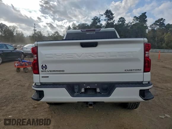 ✅ 2022 Chevrolet Silverado 1500 Custom • VIN: 3GCPABEK4NG605515 • Лот: 93919385. Опубликован ранее на Copart с пробегом 111 965 миль. Бесплатный доступ к архиву аукционных продаж из США и подробный отчёт об истории автомобиля на DreamBid. Изображение 6.