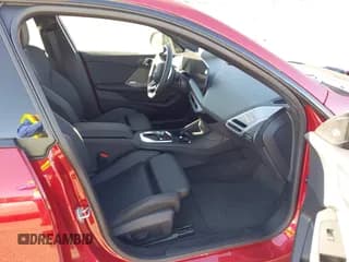 ✅ 2026 BMW 2 Series 228i xDrive • VIN: WBA23GG0XT7U10991 • Lot: 43697207. Wystawiony na IAAI z przebiegiem 1 844 mil. Bezpłatny archiwum sprzedaży aukcyjnych z USA i szczegółowy raport historii pojazdu na DreamBid. Zdjęcie 5.