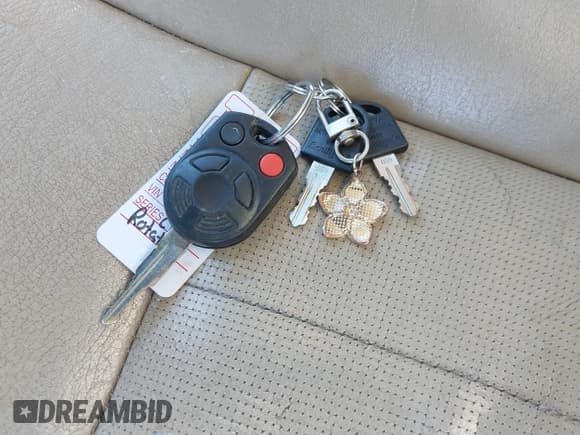 ✅ 2008 Mercury Milan Premier • VIN: 3MEHM02118R643643 • Lot: 41624708. Listed on IAAI with 186,130 mi. Free auction sales archive from the USA and detailed vehicle history report at DreamBid. Image 11.