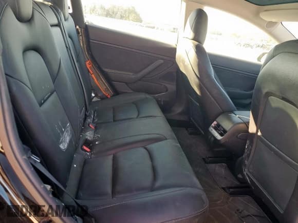 ✅ 2019 Tesla Model 3 Mid Range • VIN: 5YJ3E1EAXKF399834 • Lot: 86126125. Wystawiony na Copart z przebiegiem 54 504 mil. Bezpłatny archiwum sprzedaży aukcyjnych z USA i szczegółowy raport historii pojazdu na DreamBid. Zdjęcie 10.