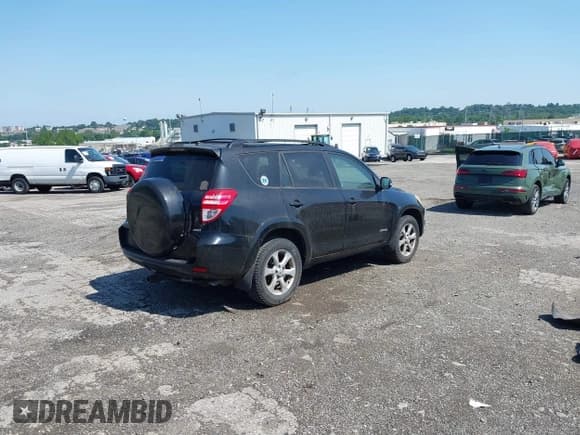 ✅ 2010 Toyota RAV4 Limited • VIN: JTMDK4DV2AD012802 • Lot: 42562662. Listed on IAAI with 283,501 mi. Free auction sales archive from the USA and detailed vehicle history report at DreamBid. Image 4.