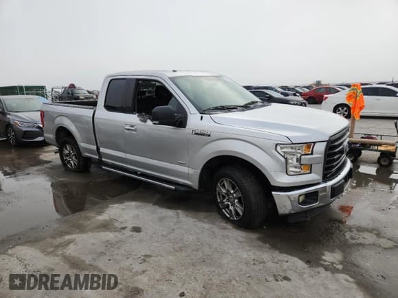 ✅ 2015 Ford F-150 XL • VIN: 1FTEX1CPXFFD11179 • Lot: 86306135. Wystawiony na Copart z przebiegiem 213 578 mil. Bezpłatny archiwum sprzedaży aukcyjnych z USA i szczegółowy raport historii pojazdu na DreamBid. Zdjęcie 4.