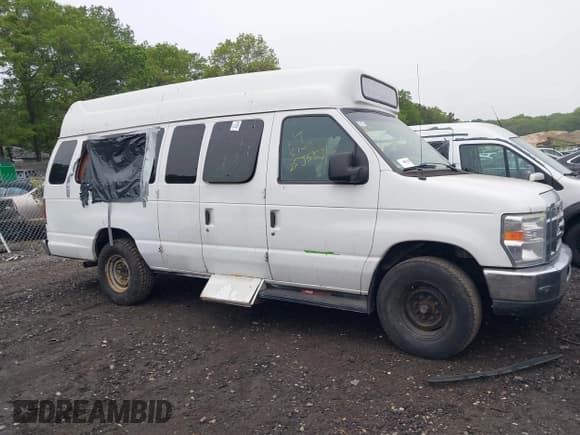✅ 2013 Ford Econoline Cargo Commercial • VIN: 1FTNS2EL2DDA39203 • Lot: 42386138. Wystawiony na IAAI z przebiegiem Nie podano. Bezpłatny archiwum sprzedaży aukcyjnych z USA i szczegółowy raport historii pojazdu na DreamBid. Zdjęcie 12.