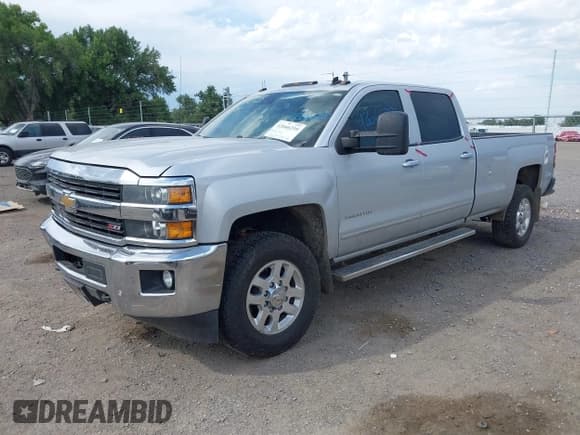 ✅ 2015 Chevrolet Silverado 2500HD LTZ • VIN: 1GC1KWEG0FF172722 • Лот: 42666210. Опубликован ранее на IAAI с пробегом 92 699 миль. Бесплатный доступ к архиву аукционных продаж из США и подробный отчёт об истории автомобиля на DreamBid. Изображение 2.