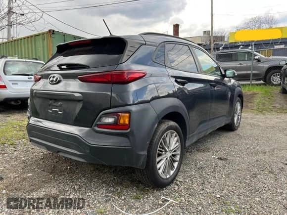 2018 Hyundai Kona SEL с VIN KM8K2CAA3JU065104, выставлен на аукционе Copart как лот 50636643 с пробегом 74 036 миль миль и . История ставок и продаж доступна на DreamBid. Изображение 4.
