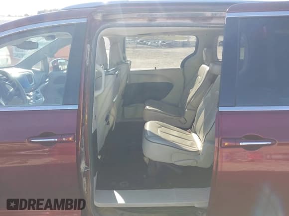 ✅ 2017 Chrysler Pacifica Limited • VIN: 2C4RC1GG6HR565152 • Lot: 43464638. Listed on IAAI with 105,965 mi. Free auction sales archive from the USA and detailed vehicle history report at DreamBid. Image 8.