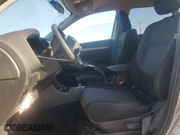 ✅ 2014 Mitsubishi Outlander ES • VIN: JA4AD2A3XEZ007600 • Лот: 71103485. Опубликован ранее на Copart с пробегом 109 968 миль. Бесплатный доступ к архиву аукционных продаж из США и подробный отчёт об истории автомобиля на DreamBid. Изображение 7.