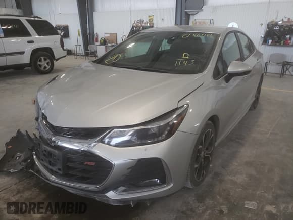 ✅ 2019 Chevrolet Cruze LT • VIN: 1G1BE5SM6K7111145 • Lot: 61461161. Listed on Copart with 49,842 mi. Free auction sales archive from the USA and detailed vehicle history report at DreamBid. Image 2.