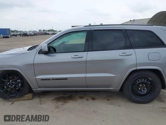 ✅ 2019 Jeep Grand Cherokee Upland • VIN: 1C4RJEAG3KC672617 • Lot: 42169843. Listed on IAAI with 88,740 mi. Free auction sales archive from the USA and detailed vehicle history report at DreamBid. Image 14.